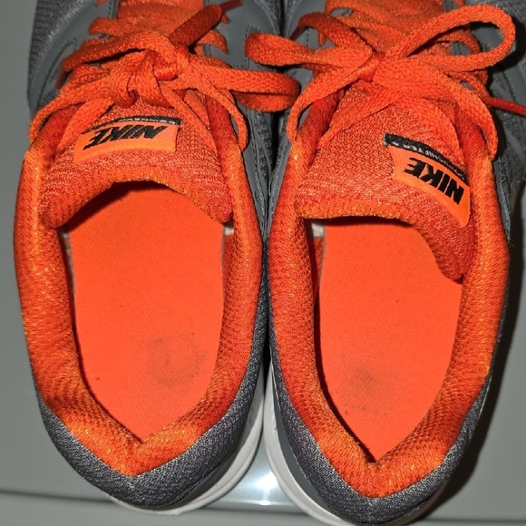 (J4) Nike Gray and Orange Athletic Shoes Sz 10 Men main image 4